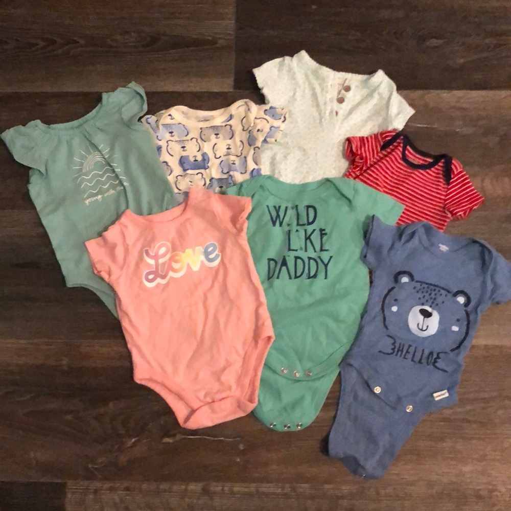 7 onesies lot